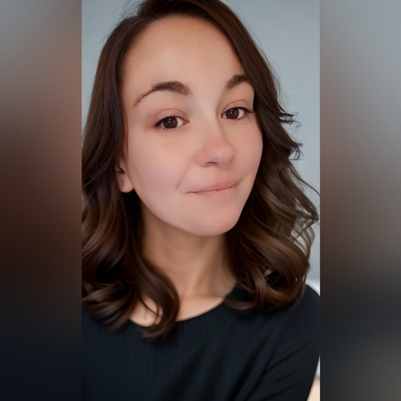 Meet your Posher, Erica - Picture 1 of 1